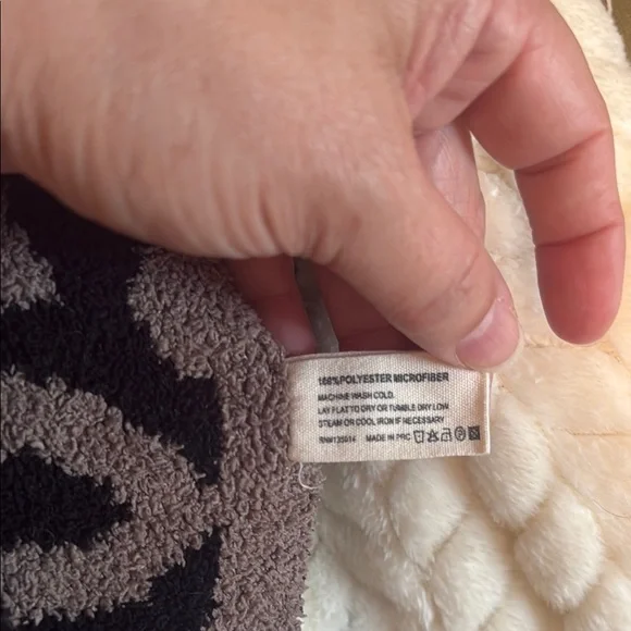 Comfy Luxe Leopard Print Blanket - Picture 4 of 6